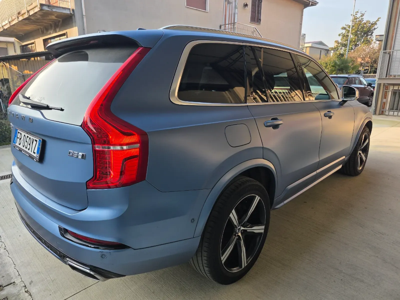 Volvo XC90 II R-Design 7 locuri 4x4 - Immagine 10